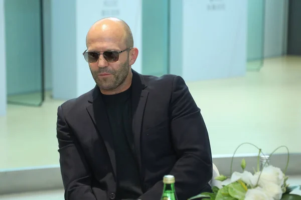 Ator Inglês Jason Statham Chega Quando Visita Uma Loja Concessionárias — Fotografia de Stock