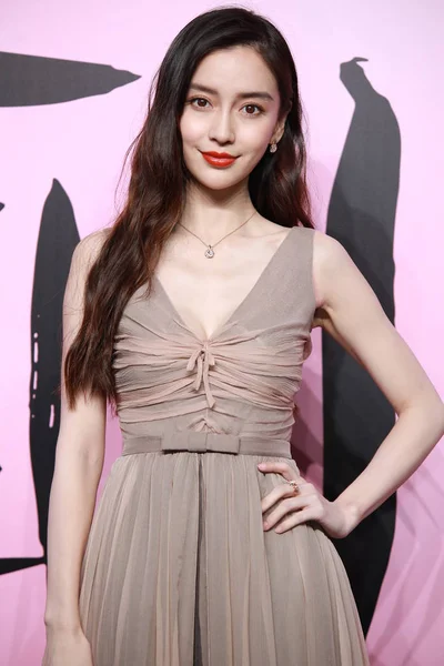 Китайская Актриса Цзиньян Прибыла Открытие Выставки Miss Dior Love Roses — стоковое фото