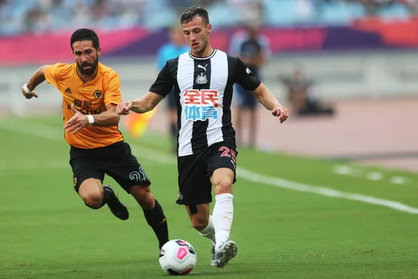 Jamie Sterry Newcastle United Right Challenges Joao Moutinho Wolverhampton Wanderers — Stock Photo, Image