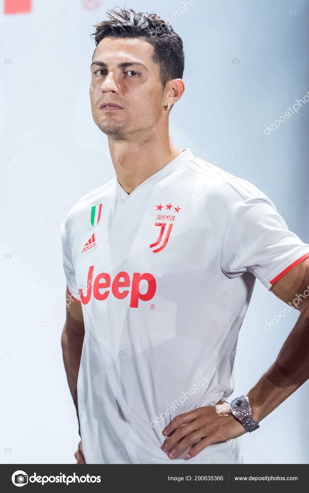 ronaldo away jersey juventus