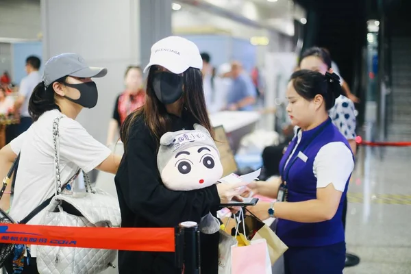 Hong Kong Actrice Angelababy Arriveert Internationale Luchthaven Chengdu Shuangliu Voor — Stockfoto