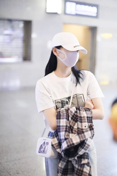 Actrice Chinoise Jing Tian Arrive Aéroport Après Avoir Atterri Shanghai — Photo