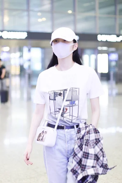 Chinese Actress Jing Tian Arrives Airport Landing Shanghai China July — Stock Photo, Image