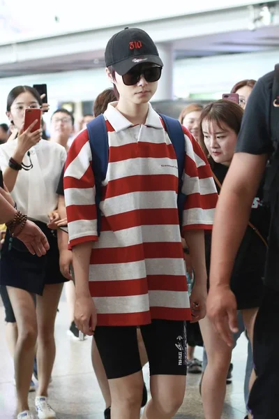 Chinese Singer Chris Lee Yuchun Arrives Beijing Capital International Airport — Stock Photo, Image