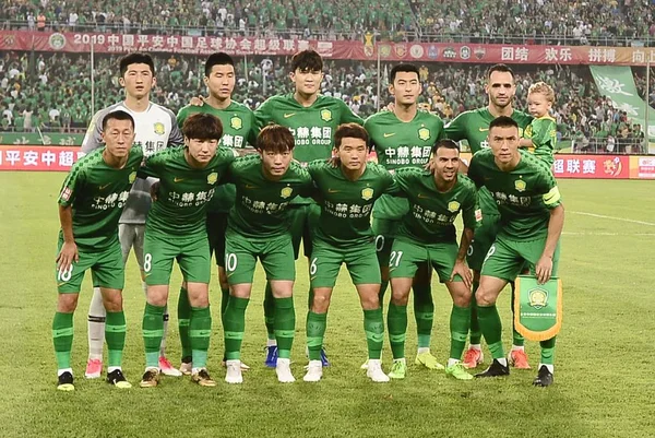 Spelers Van Start Line Van Peking Sinobo Guoan Poseren Voor — Stockfoto