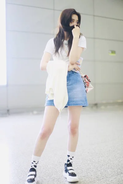 Chinese Actress Lareina Song Song Zuer Arrives Chengdu Shuangliu International — Stock Photo, Image