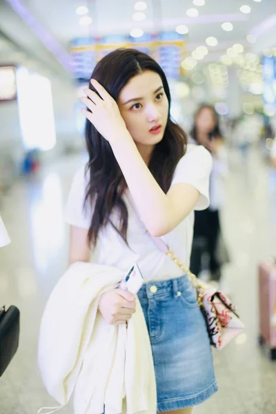 Chinese Actrice Lareina Lied Lied Zuer Arriveert Internationale Luchthaven Chengdu — Stockfoto