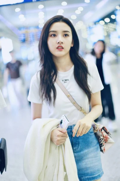 Chinese Actrice Lareina Lied Lied Zuer Arriveert Internationale Luchthaven Chengdu — Stockfoto