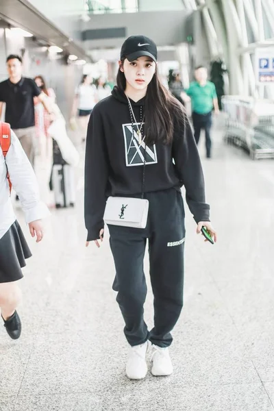 Musicista Attrice Taiwanese Nana Yang Ouyang Nana Arriva All Aeroporto — Foto Stock