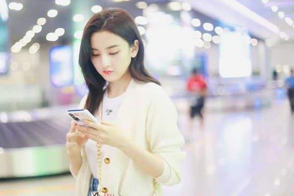 Actriz China Lareina Song Song Zuer Llega Aeropuerto Internacional Chengdu —  Fotos de Stock
