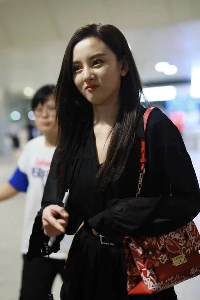 Chinese Actress Lareina Song Song Zuer Arrives Shanghai Hongqiao International — Stock Photo, Image