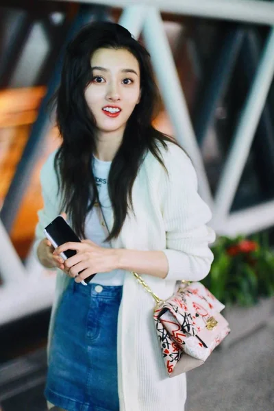 Kinesisk Skådespelerska Lareina Song Eller Song Zuer Anländer Till Chengdu — Stockfoto