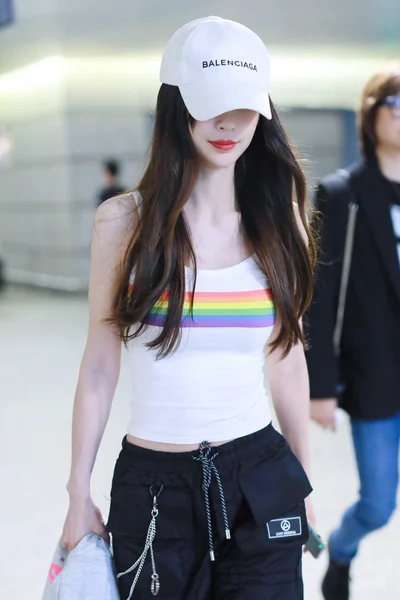 Hong Kong Actrice Angelababy Arriveert Internationale Luchthaven Shanghai Hongqiao Voor — Stockfoto