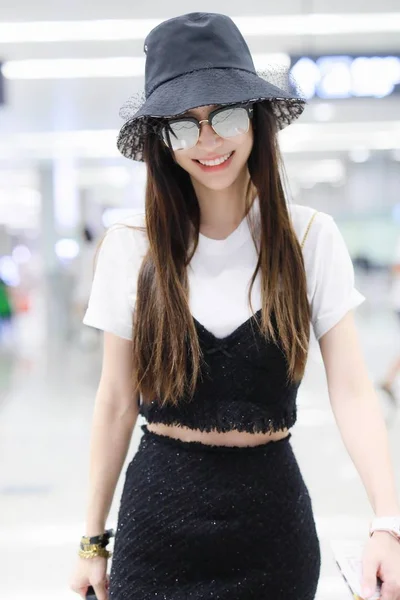 Kina Shanghai flygplats angelababy — Stockfoto