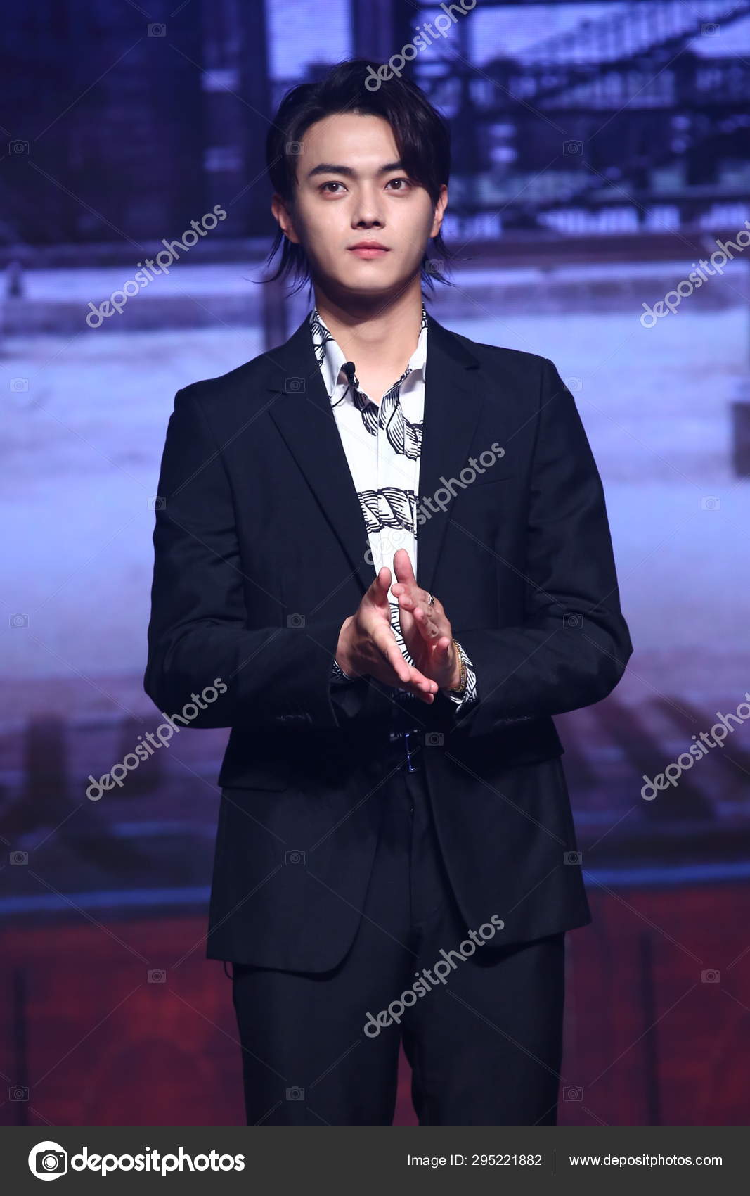China Chinese Xu Kai And Bai Lu Promote Arsenal Military Academy Stock Editorial Photo C Chinaimages 295221882
