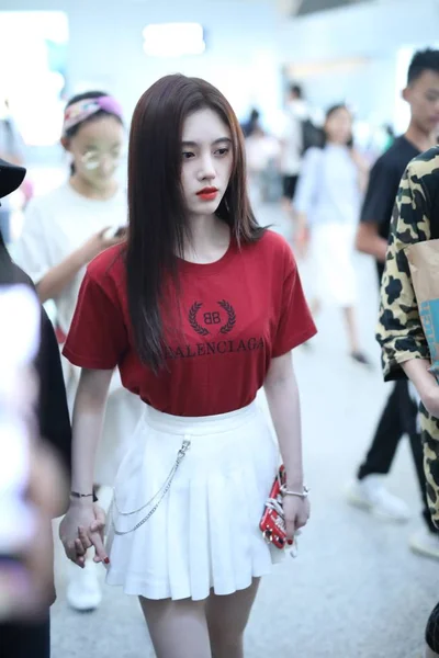 China chinesisch ju jingyi fashion outfit — Stockfoto