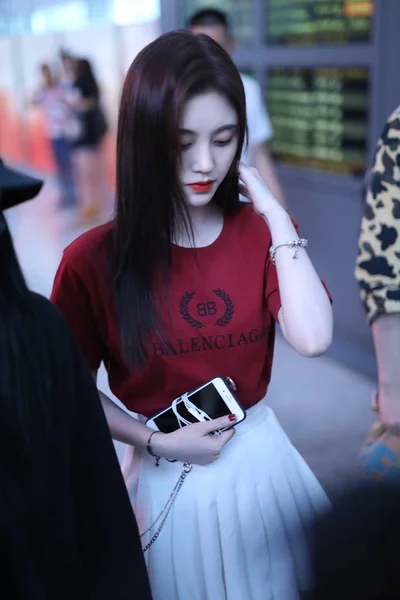 China chinesisch ju jingyi fashion outfit — Stockfoto