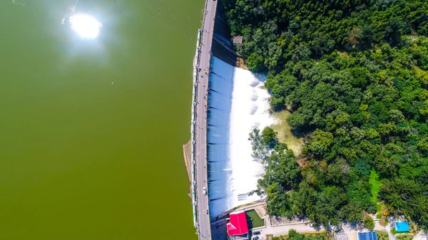 Chiny Shandong Ji'Nan Jiuxiuchuan zbiornik uwolnienie floodwater — Zdjęcie stockowe