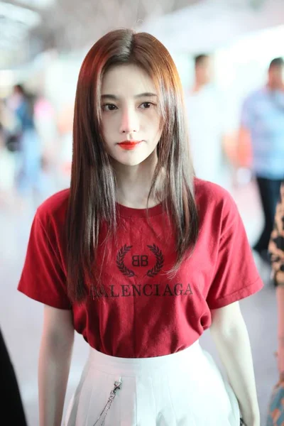 China chinês Ju Jingyi moda Outfit — Fotografia de Stock