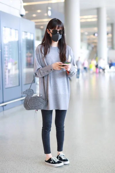 Kina Shanghai flygplats Ouyang Nana — Stockfoto