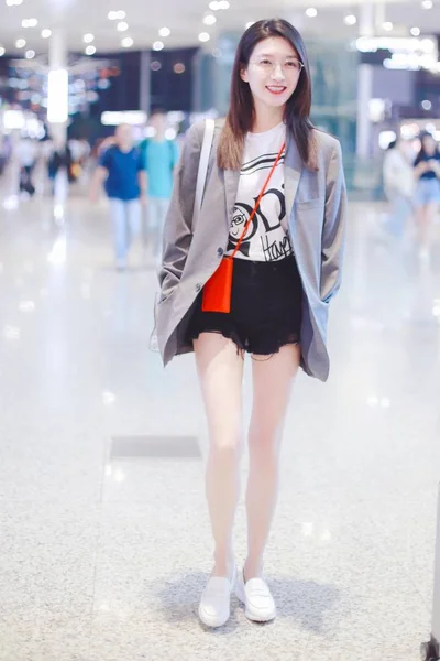 CHINE CHINOIS SHANGHAI AIRPORT ACTRESS MAGGIE JIANG SHUYING SNAP — Photo