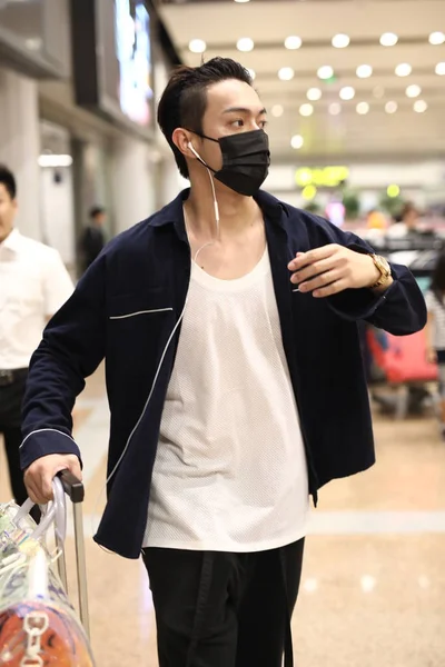 Китайський Співак Актор Xukai Прибуває Міжнародний Аеропорт Пекін Капітал Після — стокове фото