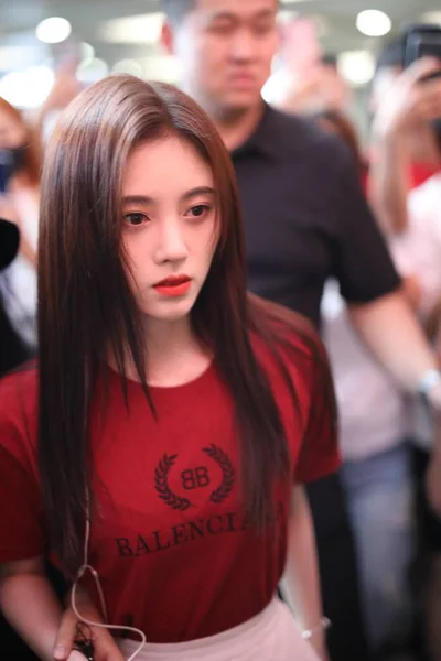 China chinês Ju Jingyi moda Outfit — Fotografia de Stock