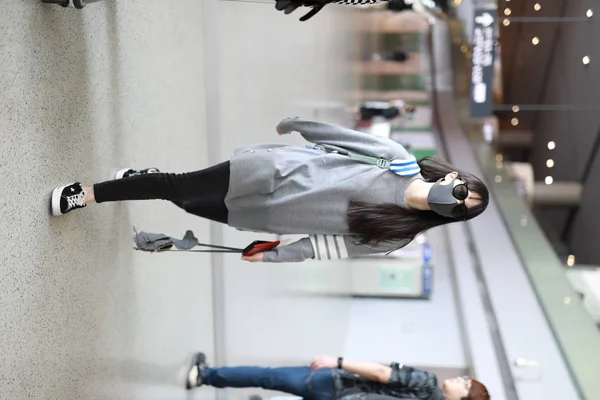 Flughafen Shanghai ouyang nana — Stockfoto