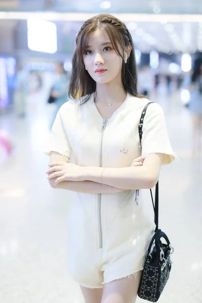 CHINA SHANGHAI AIRPORT ESTELLE CHEN YIHAN — Stockfoto