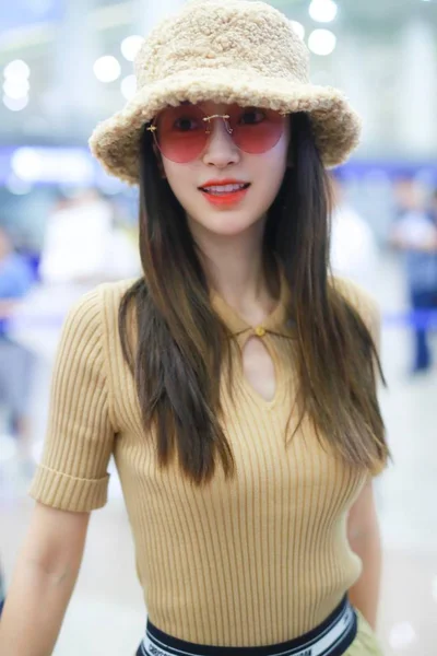 Hong Kong Actrice Angelababy Arriveert Internationale Luchthaven Shanghai Hongqiao Voor — Stockfoto