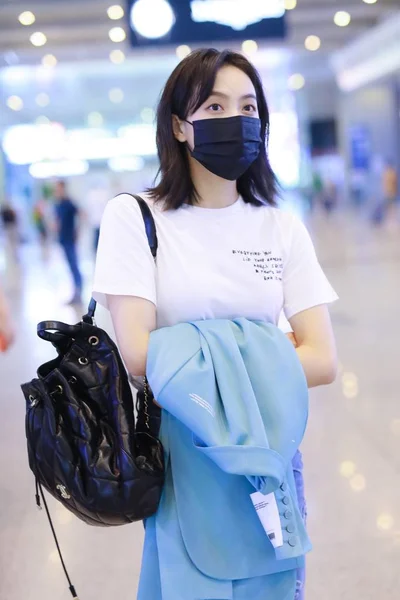 Cantante Attrice Cinese Victoria Song Arriva All Aeroporto Internazionale Shanghai — Foto Stock