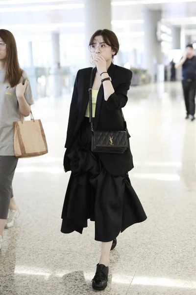 Chinese Actrice Song Lareina Song Arriveert Luchthaven Shanghai Hongqiao Voor — Stockfoto