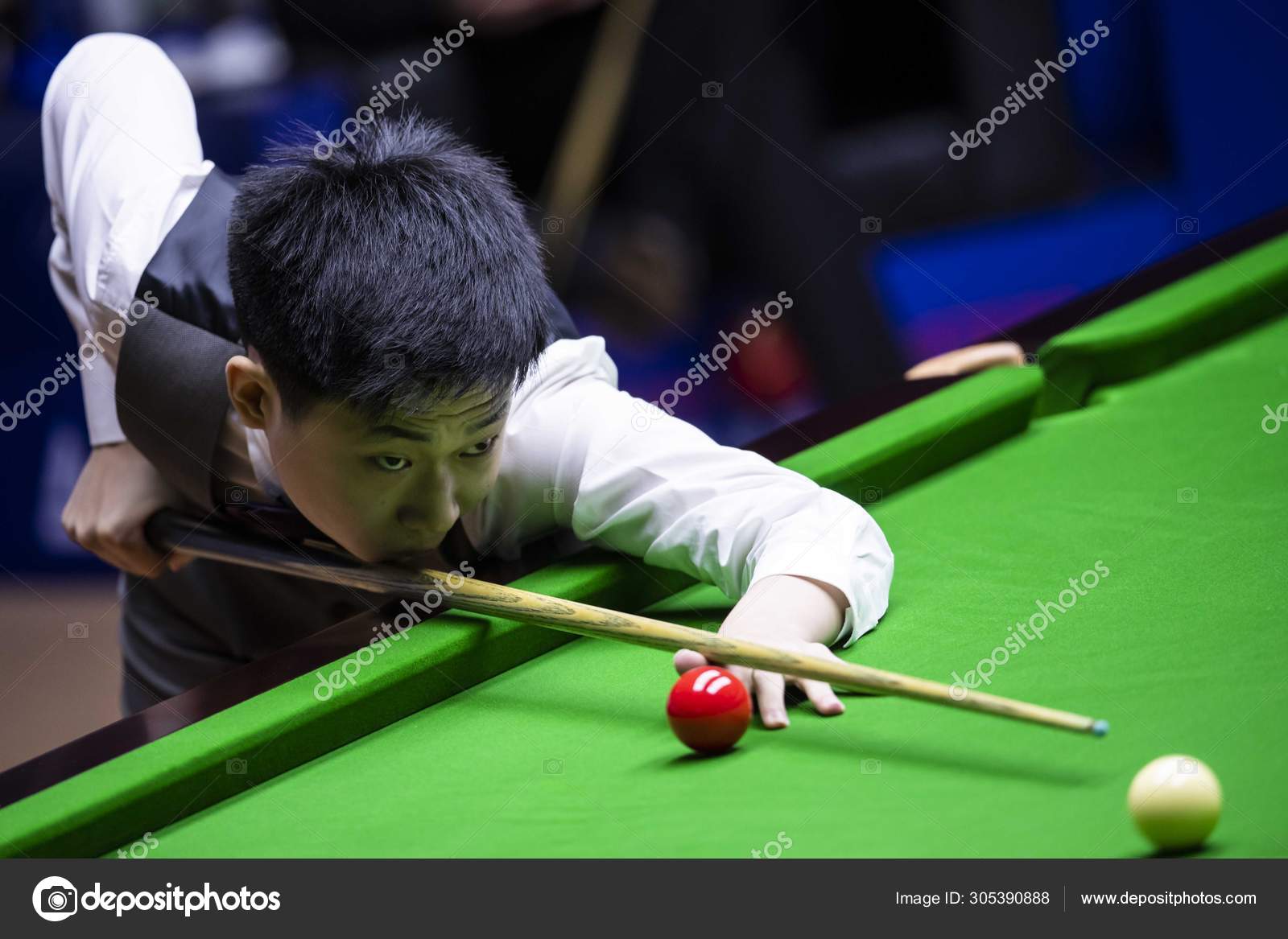 Chinese Professional Snooker Player Haotian Plays Shot 2019 Snooker Shanghai