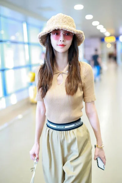 Hong Kong Actrice Angelababy Arriveert Internationale Luchthaven Shanghai Hongqiao Voor — Stockfoto