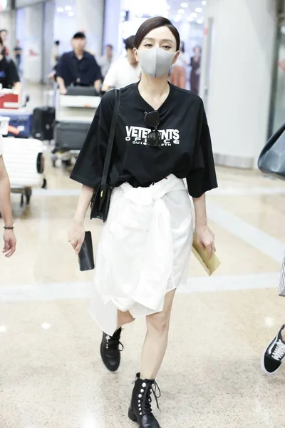 Chinees Actrice Model Zangeres Qin Lan Arriveert Internationale Luchthaven Beijing — Stockfoto