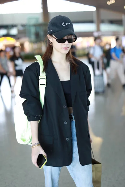 Attrice Cinese Zhong Chuxi Arriva All Aeroporto Internazionale Shanghai Hongqiao — Foto Stock