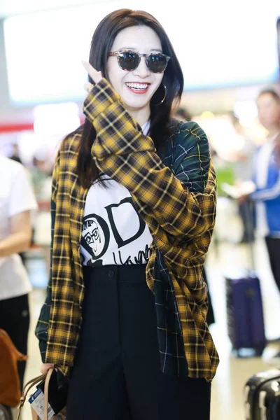 Chinese Actrice Jiang Shuying Arriveert Internationale Luchthaven Shanghai Pudong Landing — Stockfoto