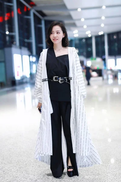 Cantante China Jane Zhang Zhang Liangying Llega Aeropuerto Internacional Shanghai —  Fotos de Stock