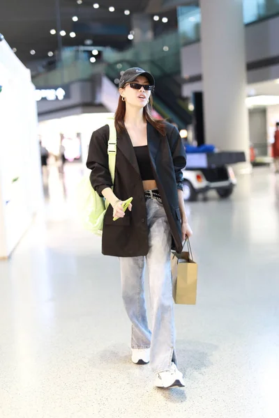 Chinese Actress Zhong Chuxi Arrives Shanghai Hongqiao International Airport Departure — Stock Photo, Image