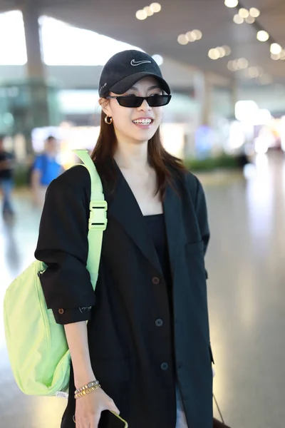 Attrice Cinese Zhong Chuxi Arriva All Aeroporto Internazionale Shanghai Hongqiao — Foto Stock