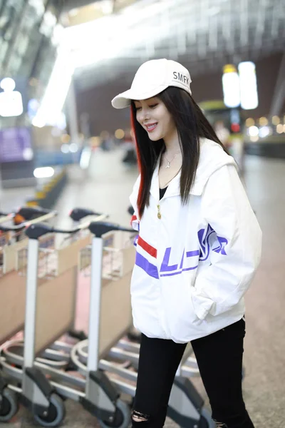 Actriz China Crystal Zhang Zhang Tian Llega Aeropuerto Internacional Shanghai —  Fotos de Stock