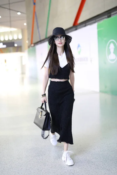 Hong Kong Actrice Angelababy Arriveert Internationale Luchthaven Shanghai Hongqiao Voor — Stockfoto