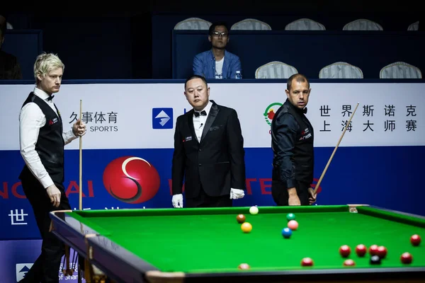 Neil Robertson Ausztráliában Balra Úgy Véli Egy Lövés Barry Hawkins — Stock Fotó