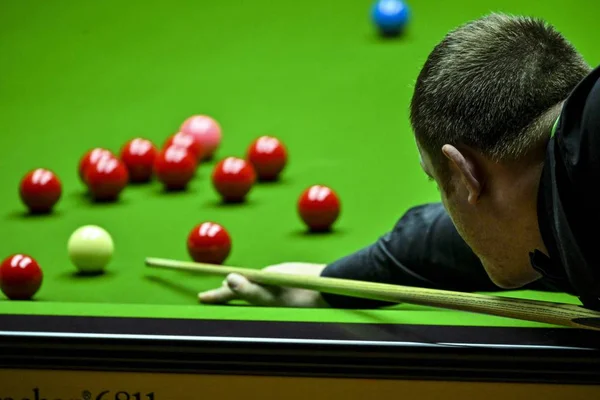 Mark Allen Észak Írország Játszik Lövés Judd Trump Anglia Negyeddöntőben — Stock Fotó