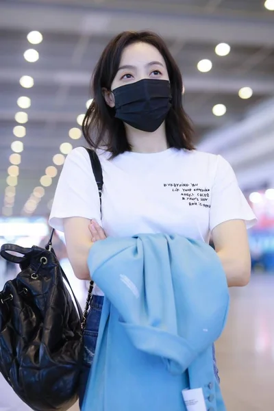 Chanteuse Actrice Chinoise Victoria Song Arrive Aéroport International Shanghai Hongqiao — Photo