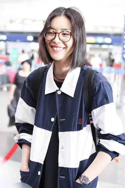 中国模特刘温于2019年9月17日在中国北京首都国际机场露面 — 图库照片