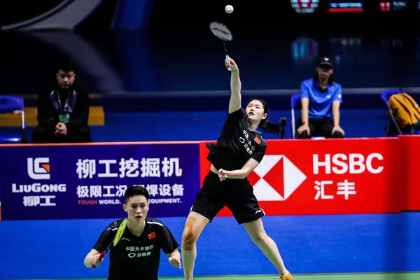 Jogadores Badminton Profissionais Chineses Wenmei Zheng Competem Contra Jogadores Badminton — Fotografia de Stock