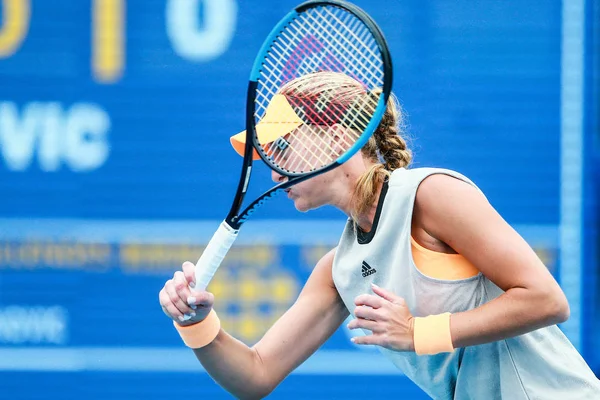 Tenista Profissional Francês Kristina Mladenovic Joga Contra Tenista Profissional Croata — Fotografia de Stock