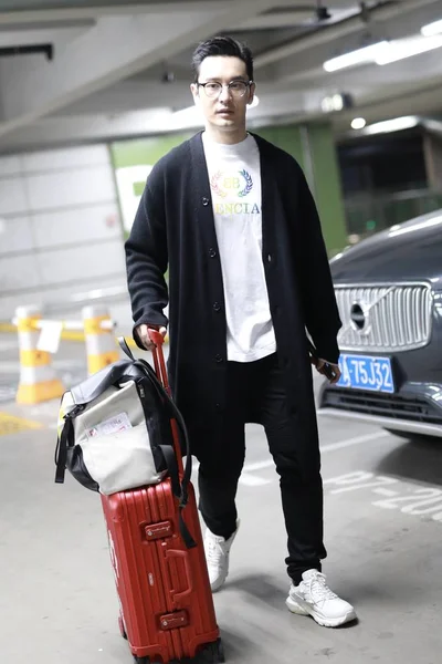 Actor Chino Huang Xiaoming Sale Terminal Después Aterrizar Aeropuerto Internacional — Foto de Stock