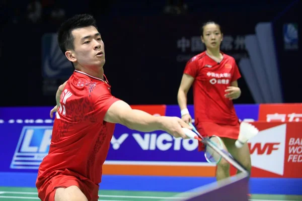 Chinese Professionele Badminton Spelers Zheng Siwei Huang Yaqiong Concurreren Tegen — Stockfoto